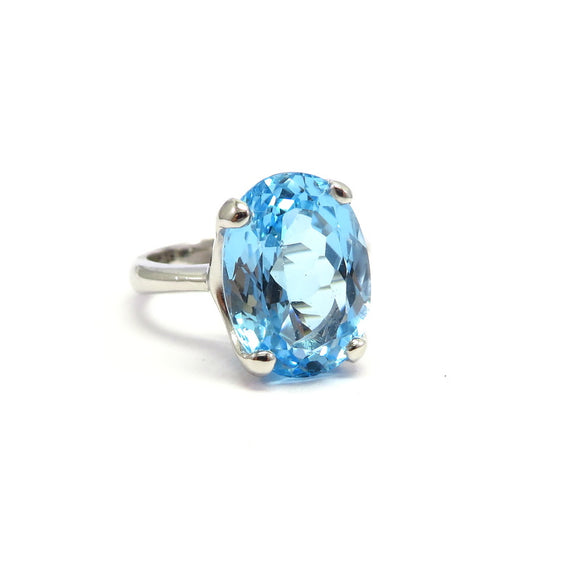 AN11.58 Oval Blue Topaz Ring Sterling Silver