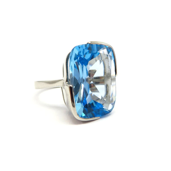 AN11.85 Rectangular Blue Topaz Ring Sterling Silver