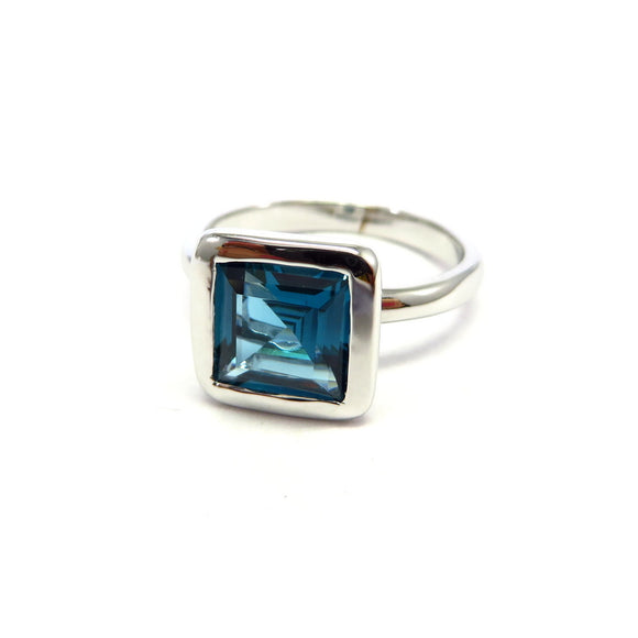 AN9.100 Square London Blue Topaz Ring Sterling Silver