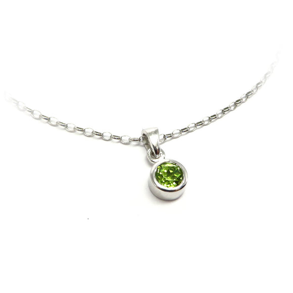 AN9.133 Round Peridot Pendant Sterling Silver