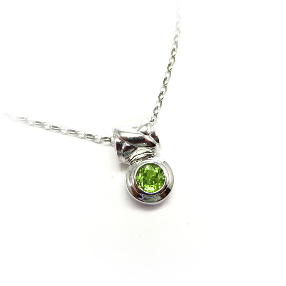 AN9.139 Round Peridot Pendant Sterling Silver