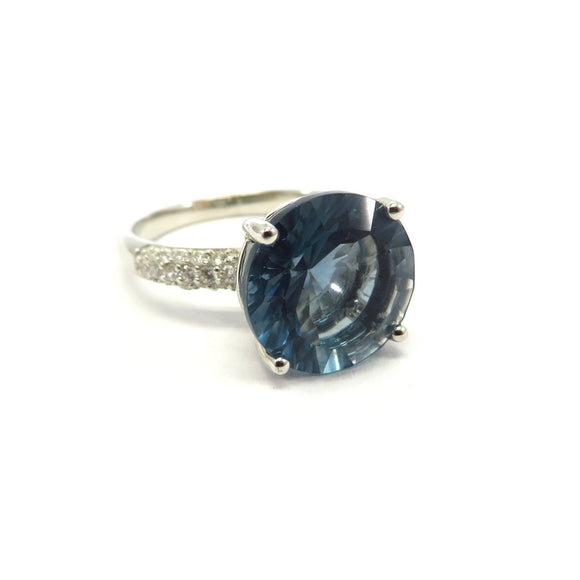 HG32.42 Round Blue Fluorite Cubic Zirconia Ring Sterling Silver