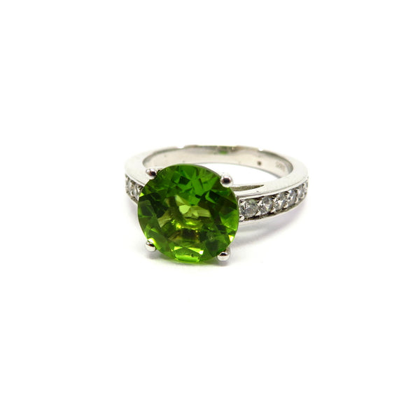 HG32.7 Round Peridot Ring Cubic Zirconia Sterling Silver