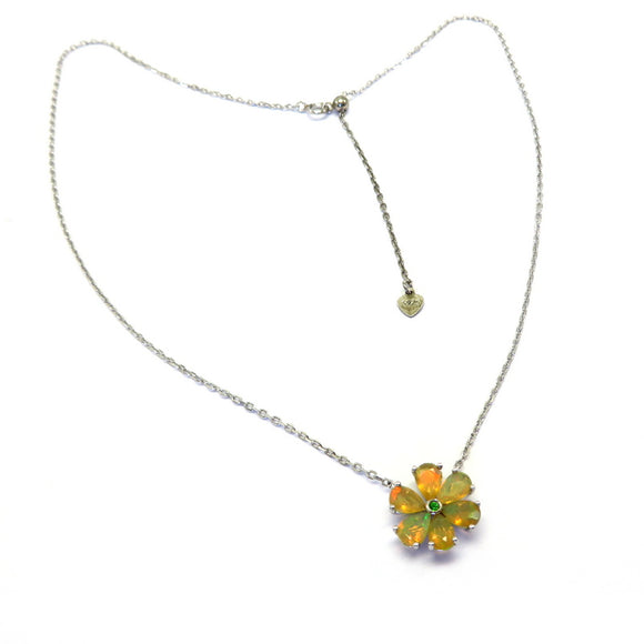 HG32.92 Daisy Opal Necklace Sterling Silver