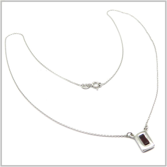 AN8.102 Garnet Necklace Sterling Silver