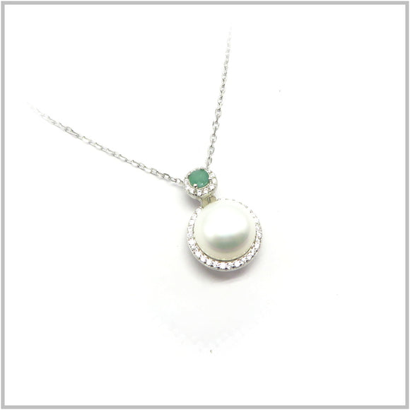 AN8.185 Freshwater Pearl Emerald Pendant Sterling Silver