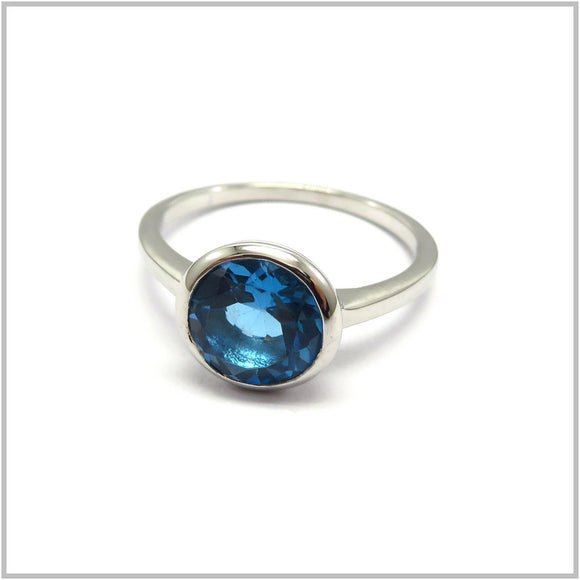 AN8.53 Blue Topaz Ring Sterling Silver