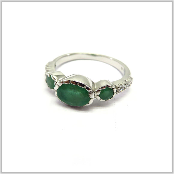 AN8.94 Emerald Ring Sterling Silver